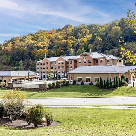 Best Western Plus Franciscan Square Inn & Suites Steubenville Екстериор снимка