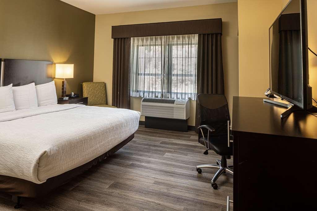 Best Western Plus Franciscan Square Inn & Suites Steubenville Стая снимка