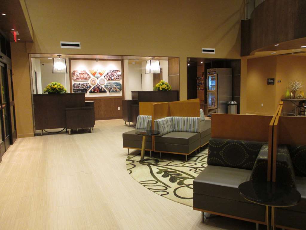 Best Western Plus Franciscan Square Inn & Suites Steubenville Интериор снимка