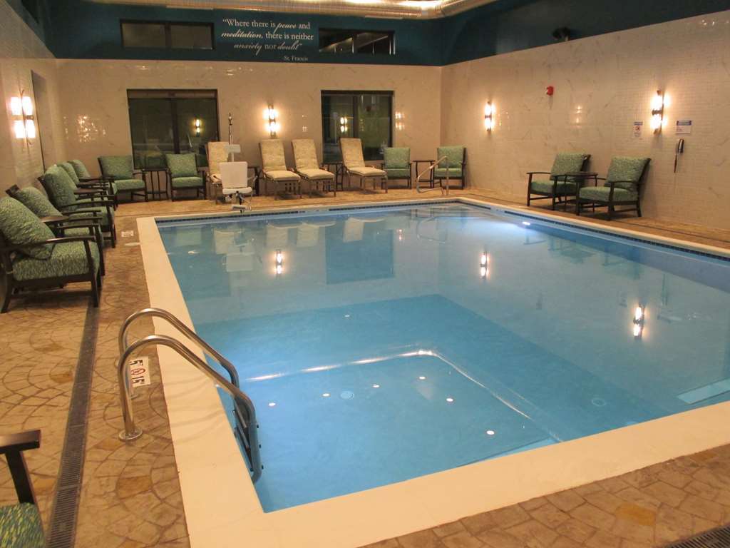 Best Western Plus Franciscan Square Inn & Suites Steubenville Съоръжения снимка