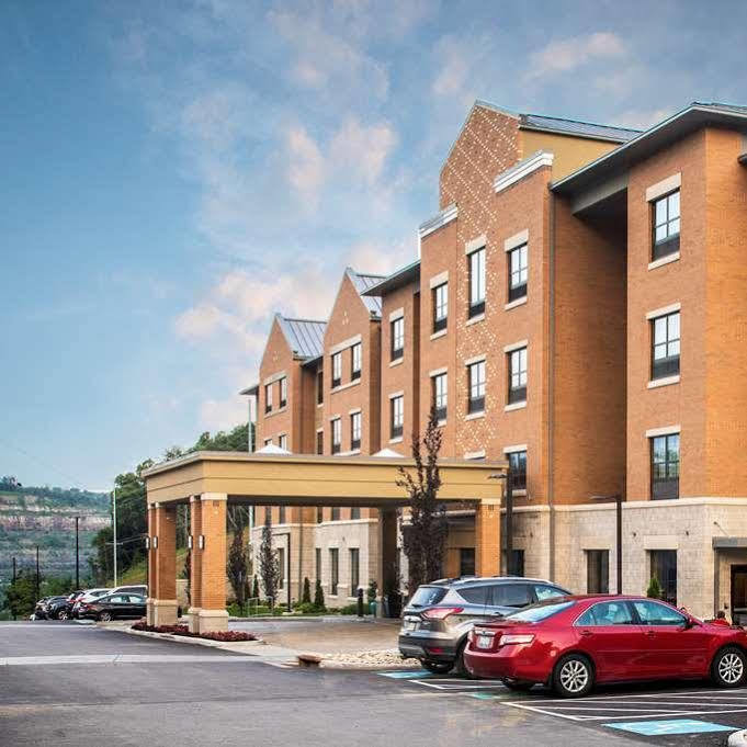 Best Western Plus Franciscan Square Inn & Suites Steubenville Екстериор снимка